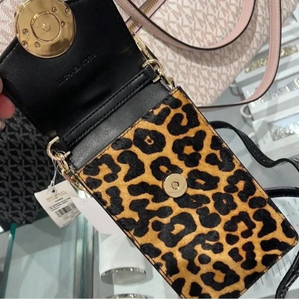 Michael Kors Carmen Leopard Print Logo Small Phone Case Xbody Bag - Picture 10 of 12